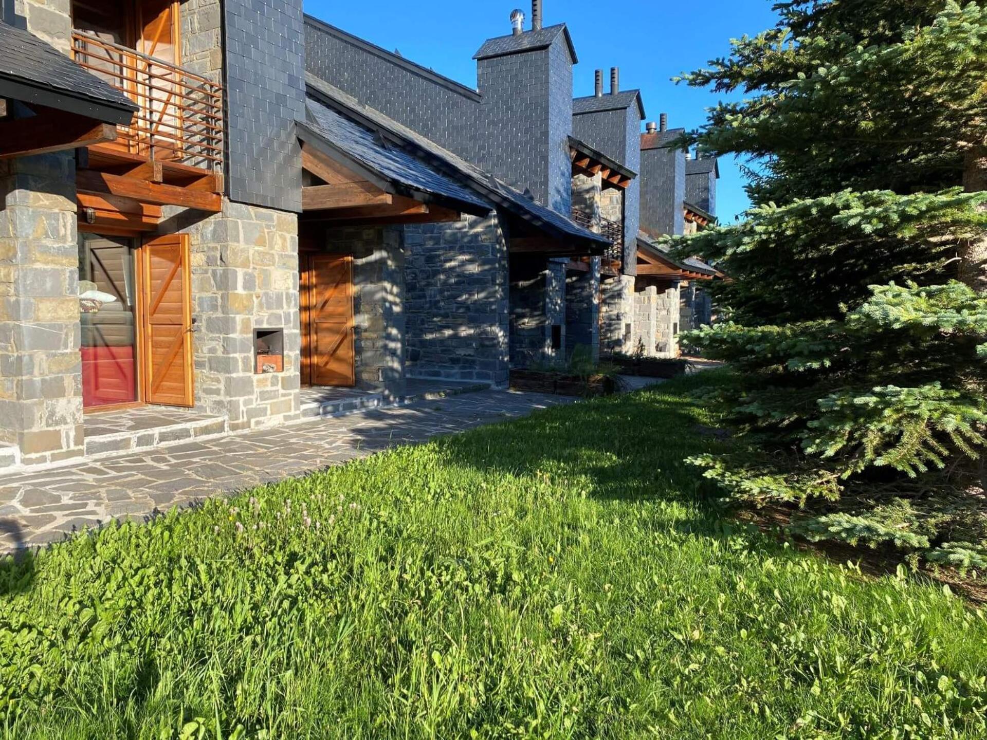 Chalet Los Ibones - Lodge Формигал Екстериор снимка
